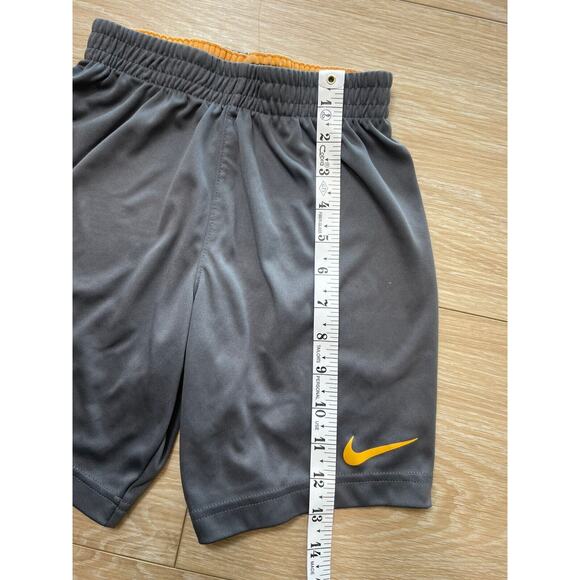 Nike Boys Dri-Fit Shorts Large 6/7 Grey Orange Logo Active Basketball Stretch L - Picture 7 of 7